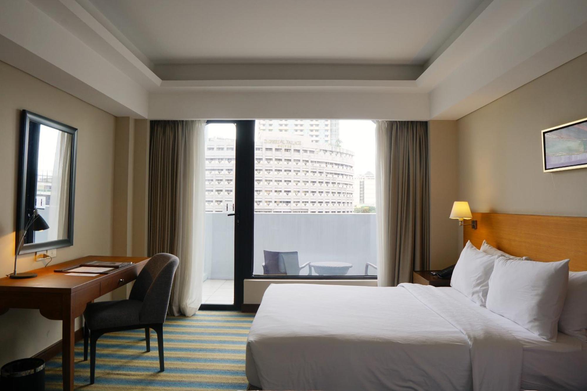 Luxent Hotel Quezon City Exterior photo