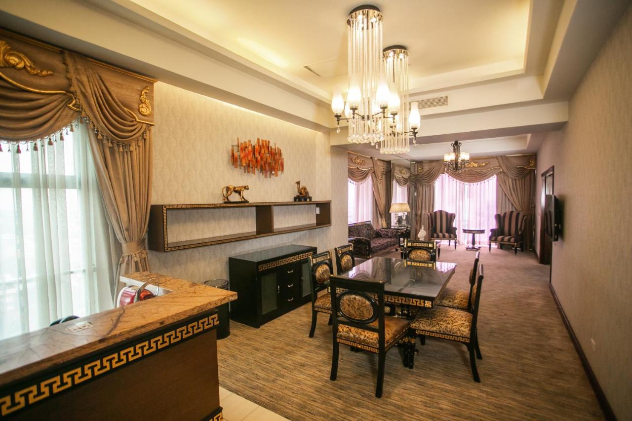 Luxent Hotel Quezon City Exterior photo