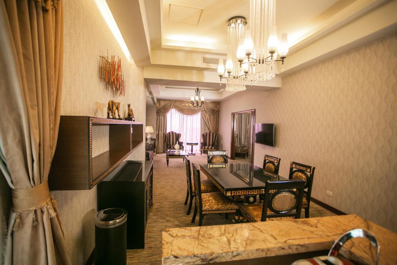Luxent Hotel Quezon City Exterior photo